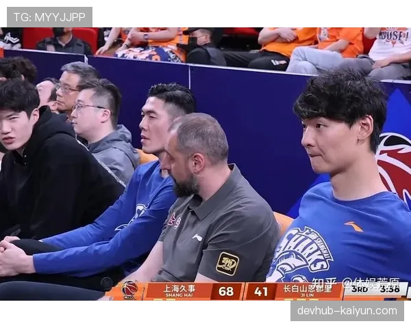 上海队18连胜险遭福建逆转，张镇麟关键暴扣锁定胜局